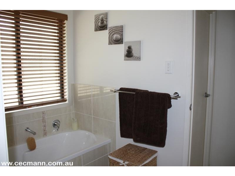 9 Micale Lane, Stanthorpe QLD 4380