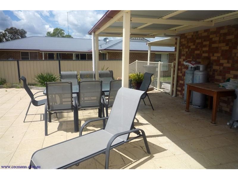 13 Fairway Crescent, Stanthorpe QLD 4380