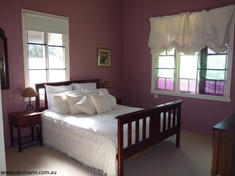 3 Clark Lane, Stanthorpe QLD 4380