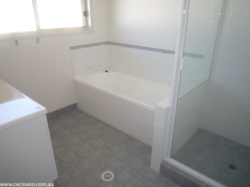 11 Barton Street, Stanthorpe QLD 4380