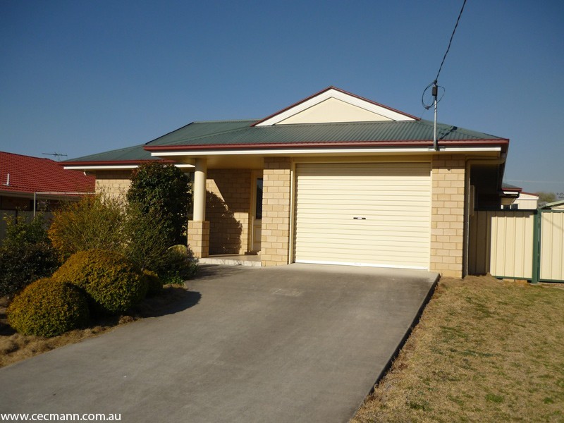 11 Barton Street, Stanthorpe QLD 4380