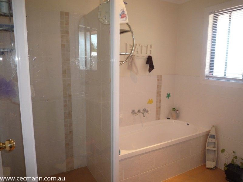 11 Sanderson Road, Stanthorpe QLD 4380