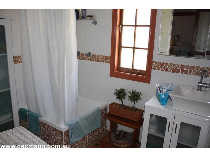 17 Denham Street, Stanthorpe QLD 4380