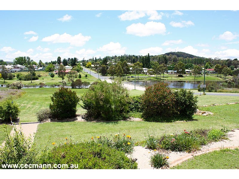 8 Leslie Parade, Stanthorpe QLD 4380