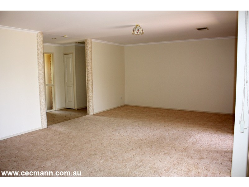 8 Leslie Parade, Stanthorpe QLD 4380