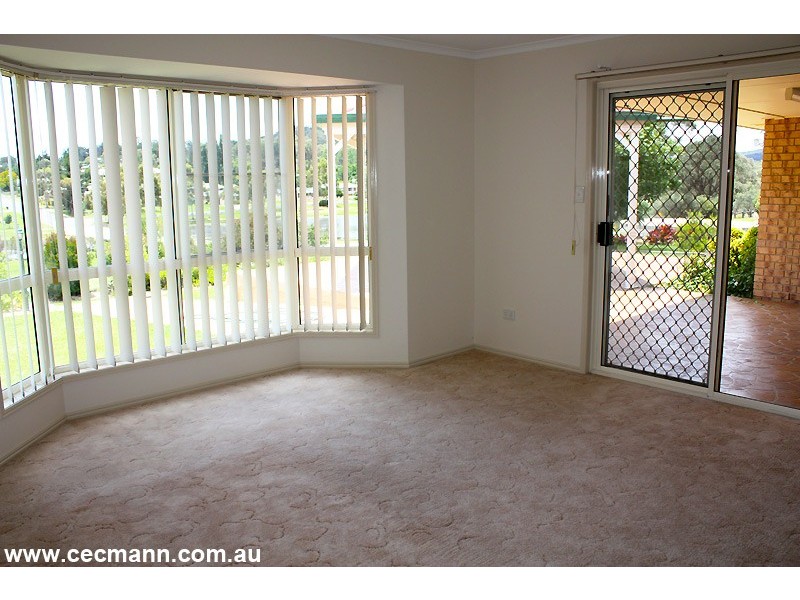 8 Leslie Parade, Stanthorpe QLD 4380