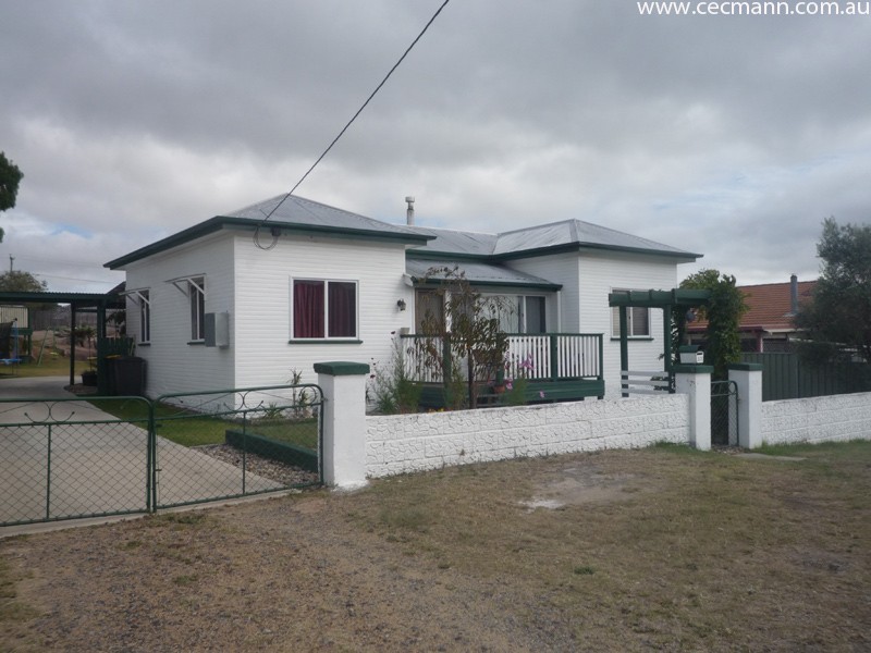 52 Denham Street, Stanthorpe QLD 4380