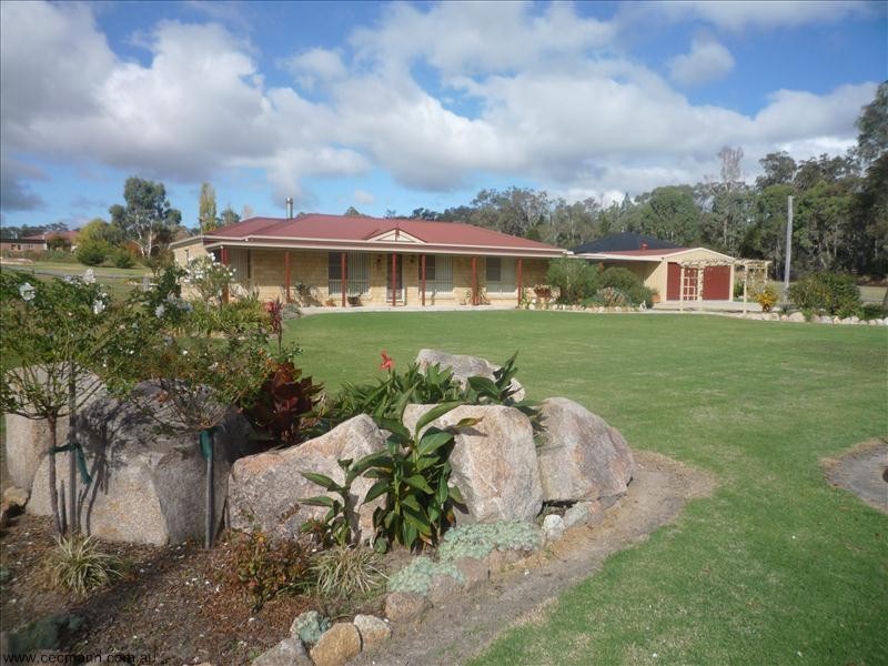 9 Rifle Range Road, Stanthorpe QLD 4380