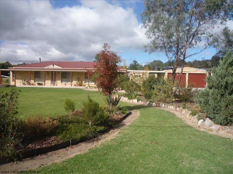 9 Rifle Range Road, Stanthorpe QLD 4380