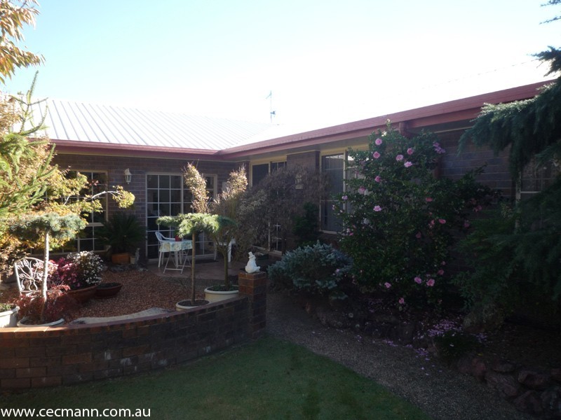 60 Sugarloaf Road, Stanthorpe QLD 4380