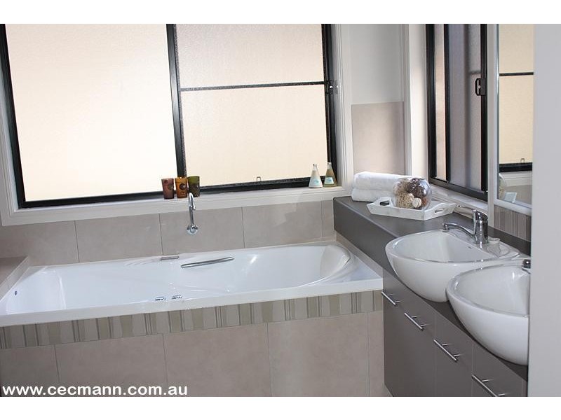 53 Roberts Road, Stanthorpe QLD 4380