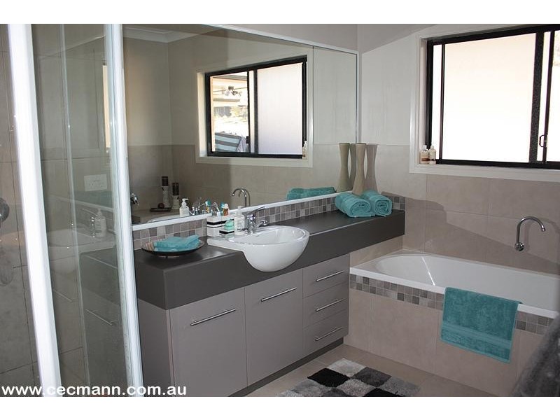 53 Roberts Road, Stanthorpe QLD 4380