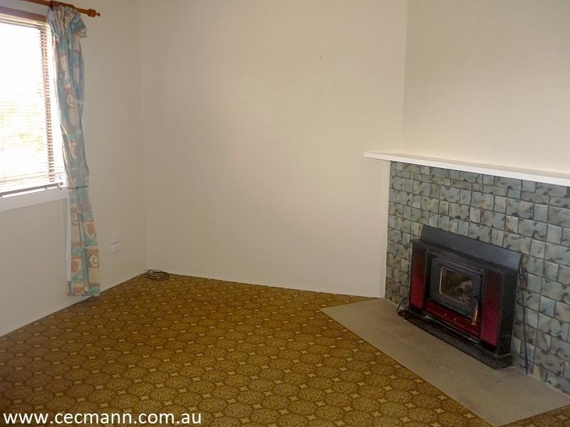 11 Wallangarra  Road, Stanthorpe QLD 4380