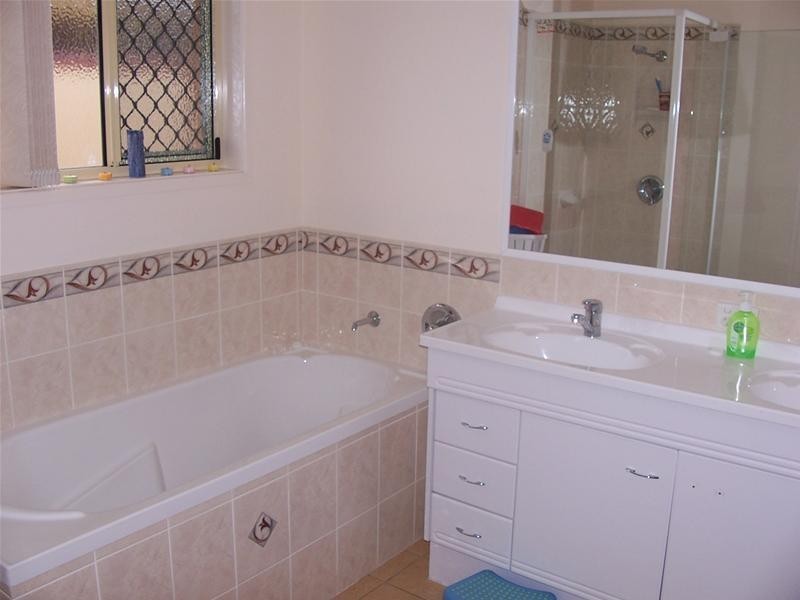 9 Barton Street, Stanthorpe QLD 4380