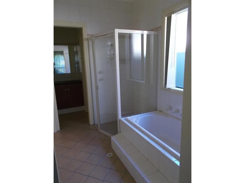 73 Windermere Crescent, Mawson Lakes SA 5095