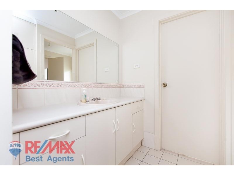 1 Vidmar Court, Woodcroft SA 5162