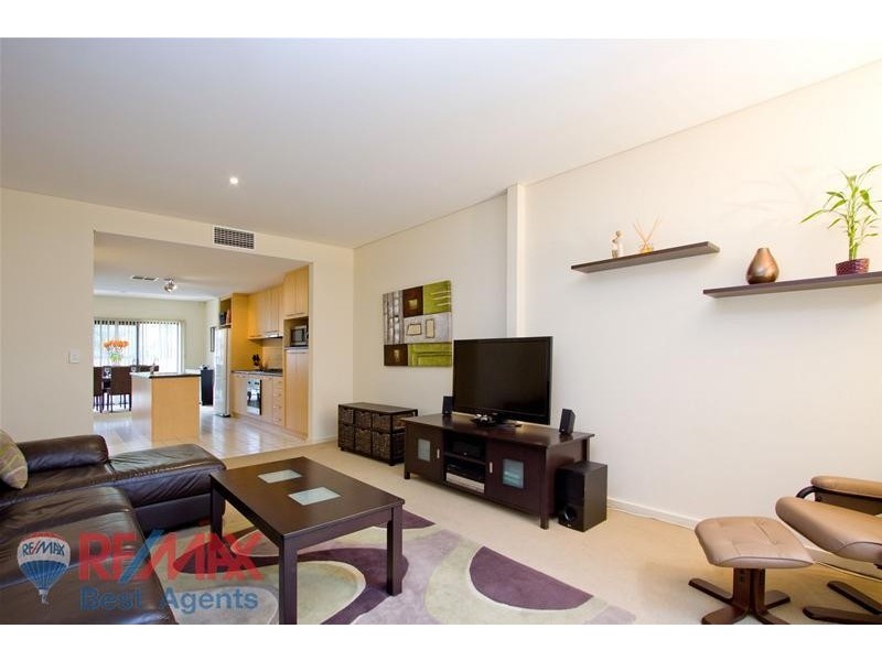 8/2 Greentree Place, Mawson Lakes SA 5095