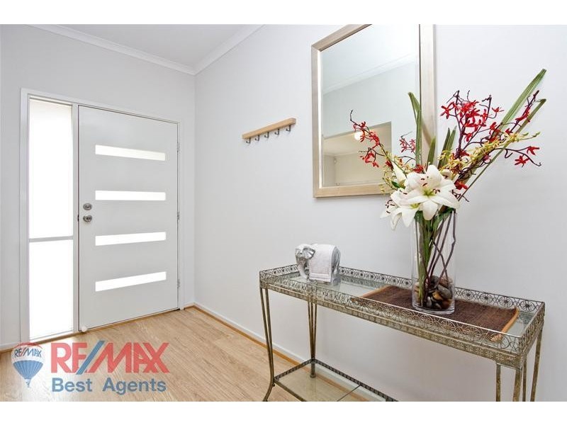 54 Shoalhaven Circuit, Mawson Lakes SA 5095