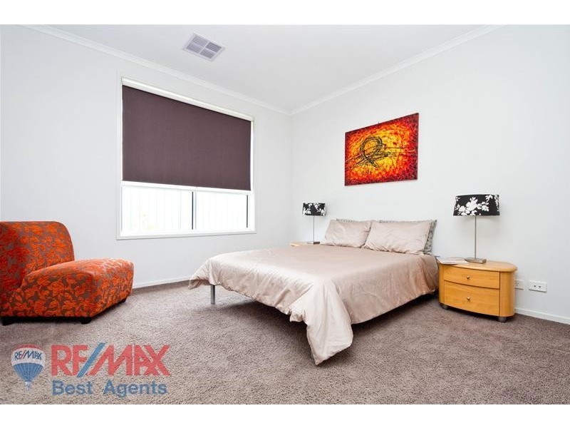 54 Shoalhaven Circuit, Mawson Lakes SA 5095