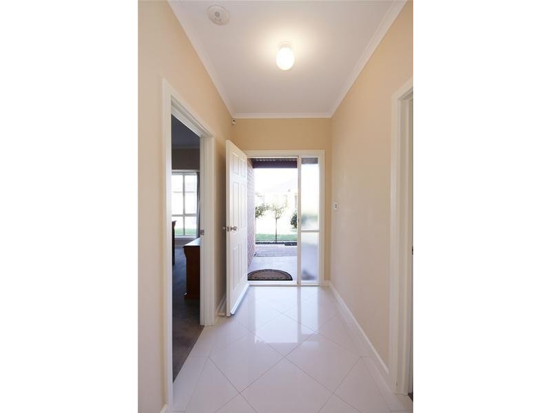 13 Newland Way, Mawson Lakes SA 5095
