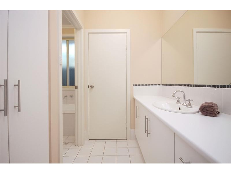 13 Newland Way, Mawson Lakes SA 5095