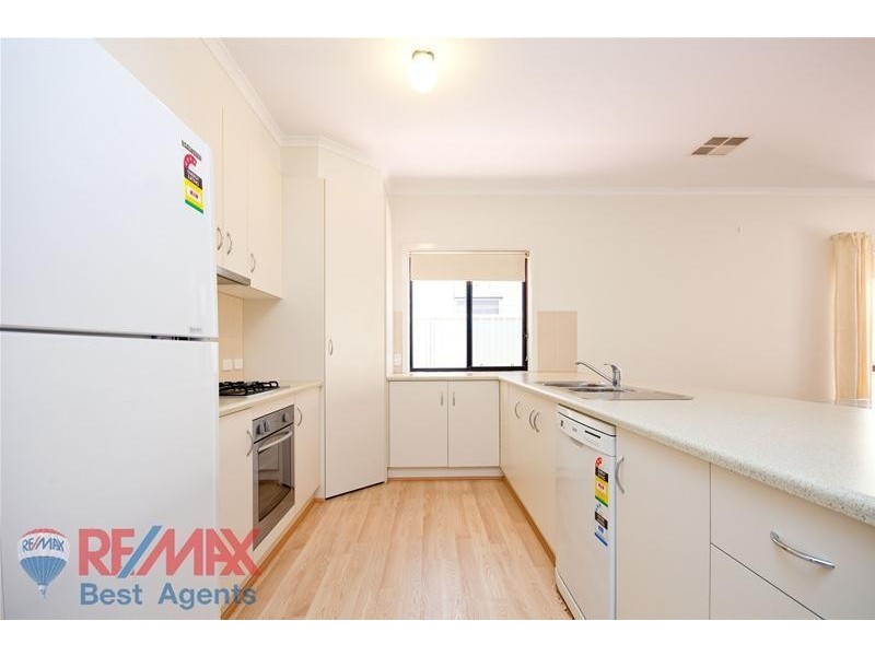 27 MacMillan Avenue, Mawson Lakes SA 5095