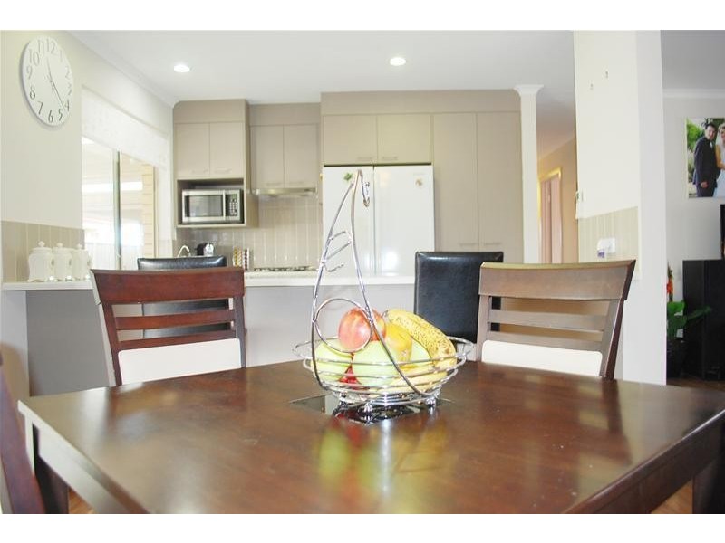 6 Canberra Court, Smithfield SA 5114