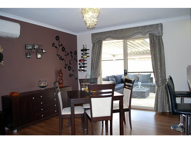 6 Canberra Court, Smithfield SA 5114