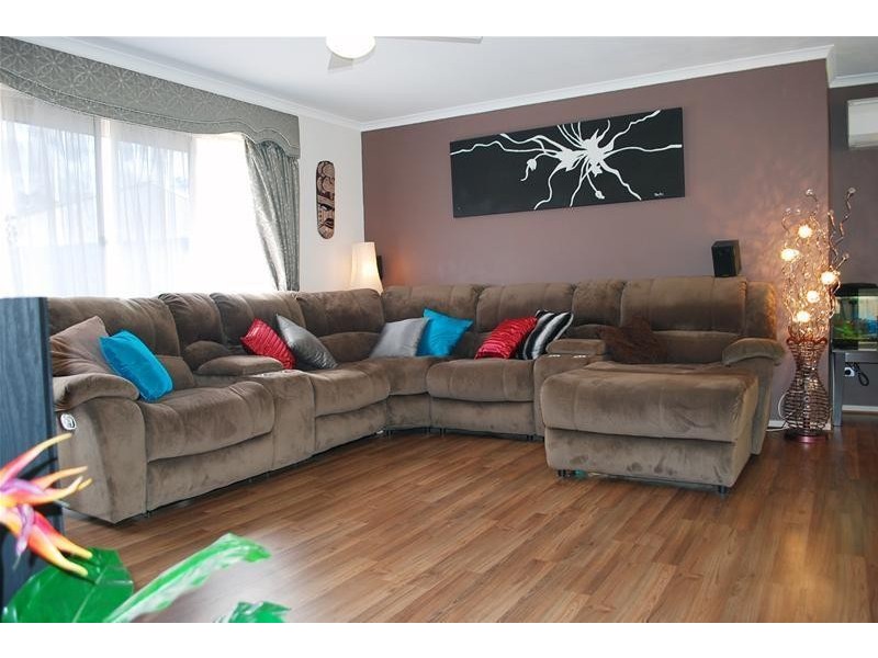 6 Canberra Court, Smithfield SA 5114