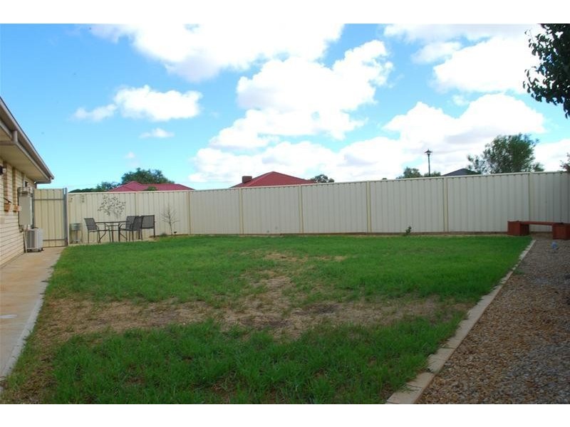 6 Canberra Court, Smithfield SA 5114