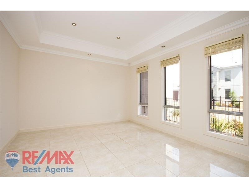 71 MacMillan Avenue, Mawson Lakes SA 5095