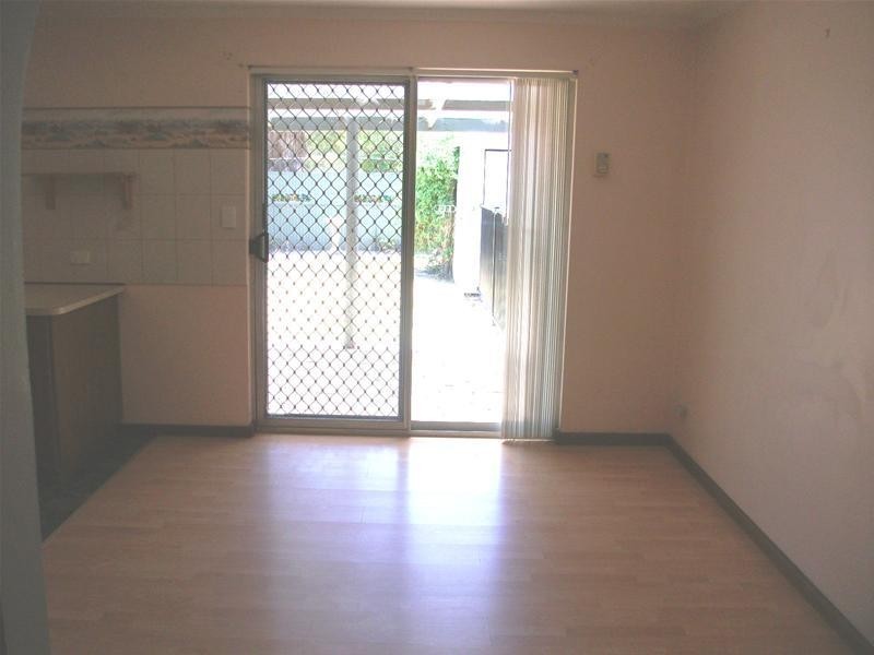 4 Rotterdam Road, Salisbury Downs SA 5108