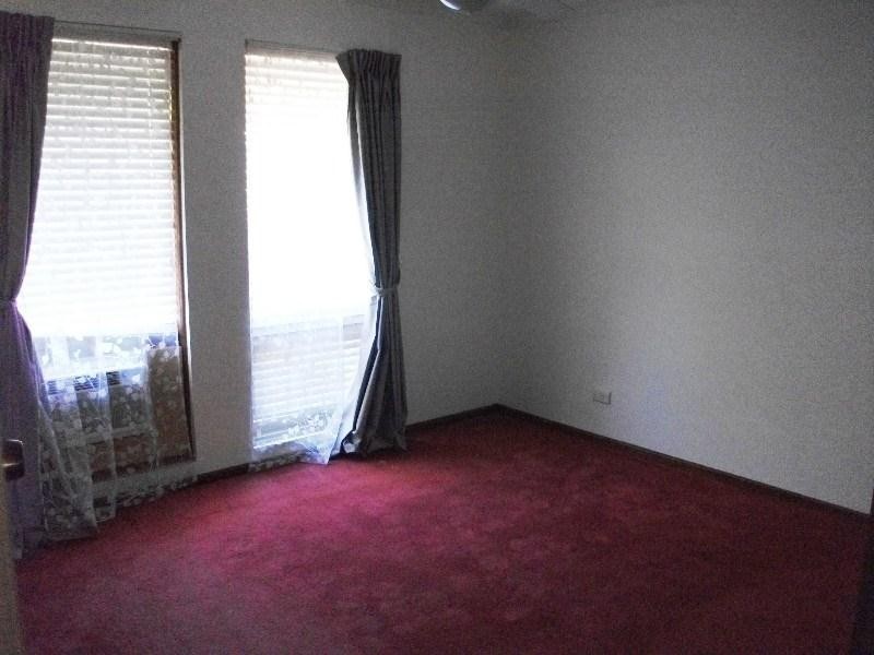 4 Rotterdam Road, Salisbury Downs SA 5108