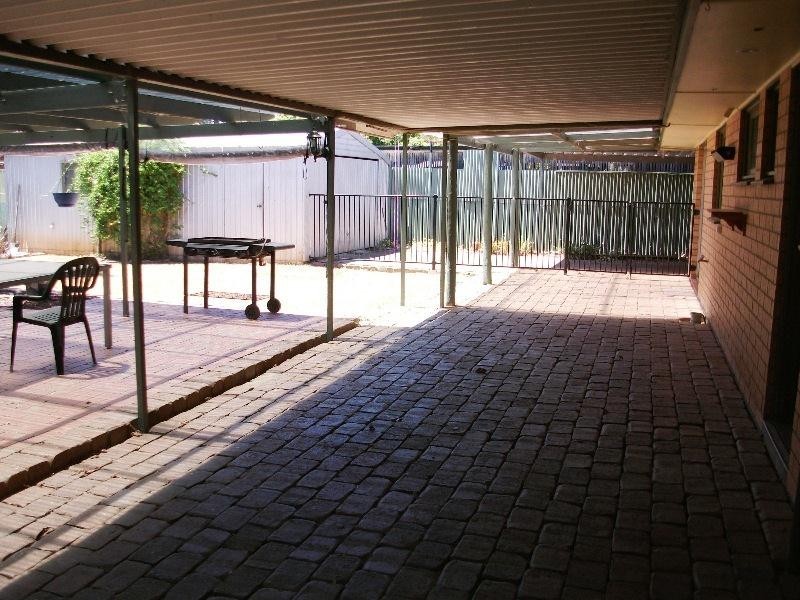 4 Rotterdam Road, Salisbury Downs SA 5108