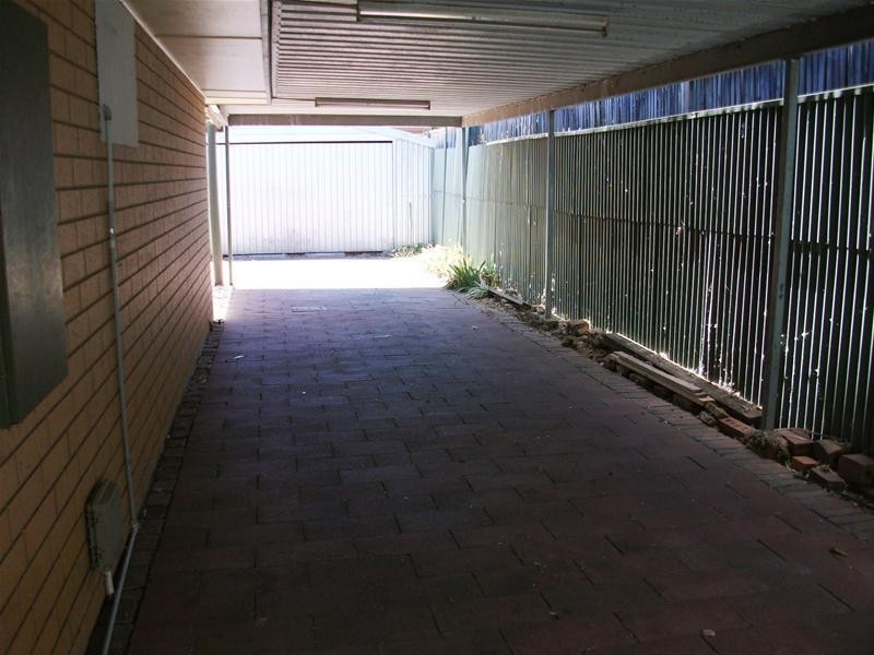 4 Rotterdam Road, Salisbury Downs SA 5108