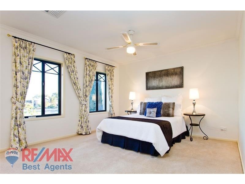 13 Shearwater Drive, Mawson Lakes SA 5095