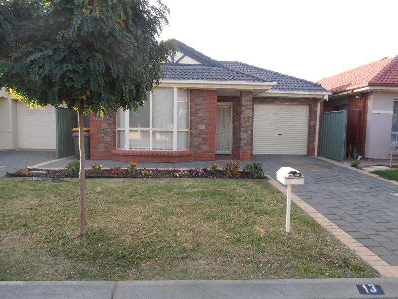 13 Mallard Crescent, Mawson Lakes SA 5095