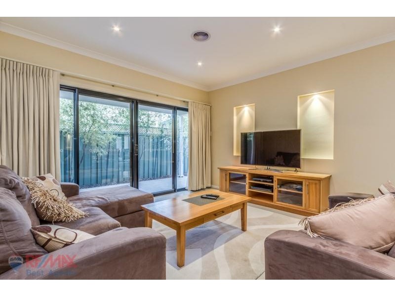 32 Grasswren Way, Mawson Lakes SA 5095