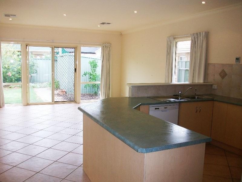 17 Elder Circuit, Mawson Lakes SA 5095