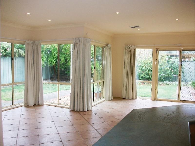 17 Elder Circuit, Mawson Lakes SA 5095