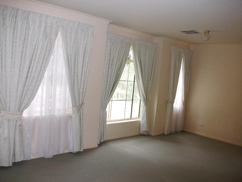 17 Elder Circuit, Mawson Lakes SA 5095