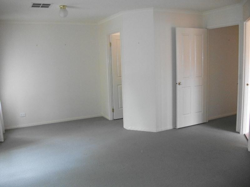 17 Elder Circuit, Mawson Lakes SA 5095