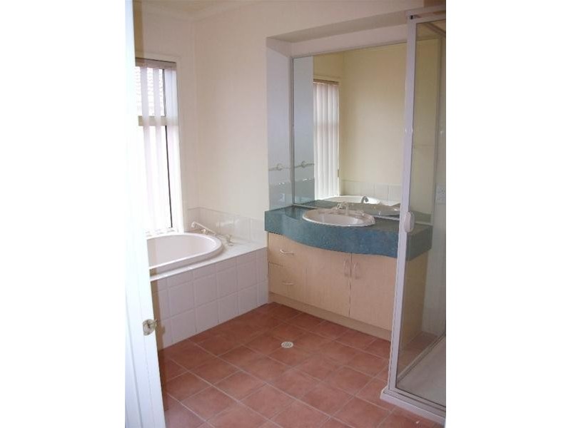 17 Elder Circuit, Mawson Lakes SA 5095