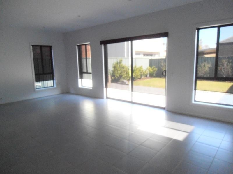 13 Mowbray Street, Mawson Lakes SA 5095