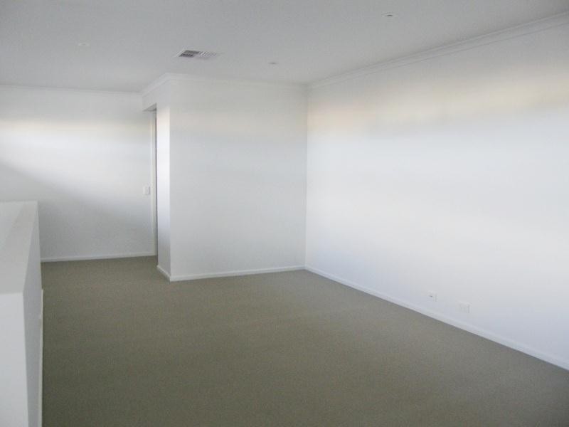 13 Mowbray Street, Mawson Lakes SA 5095