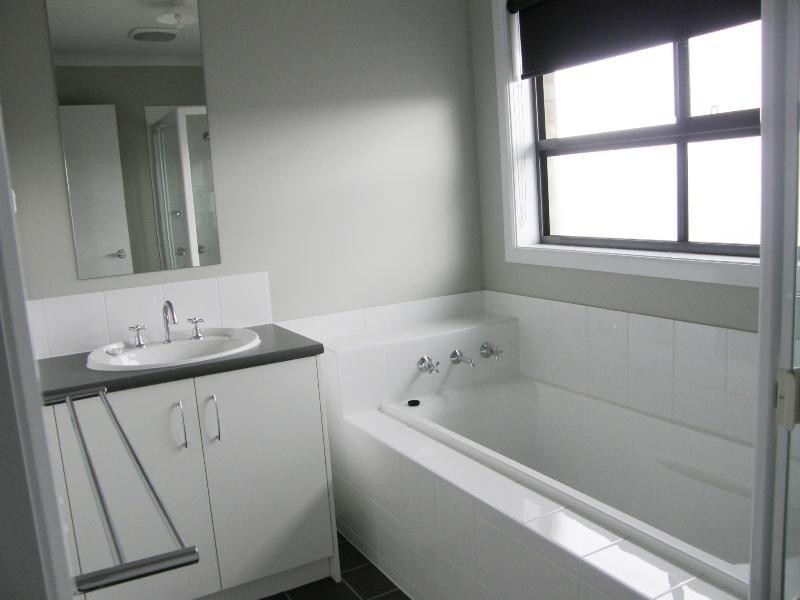 13 Mowbray Street, Mawson Lakes SA 5095