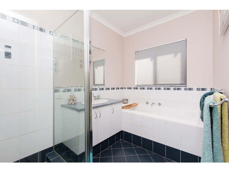 6 Honeyeater Loop, Djugun WA 6725