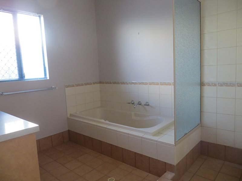 11 Bowerbird Loop, Djugun WA 6725