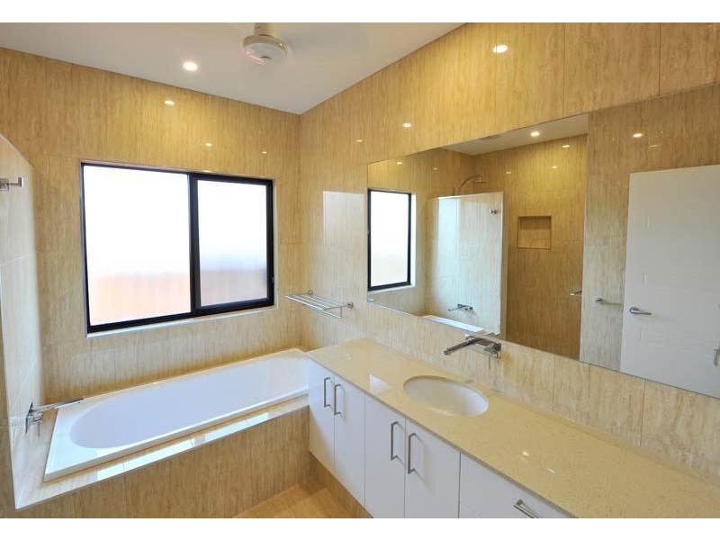 6 Shiosaki Brace, Bilingurr WA 6725