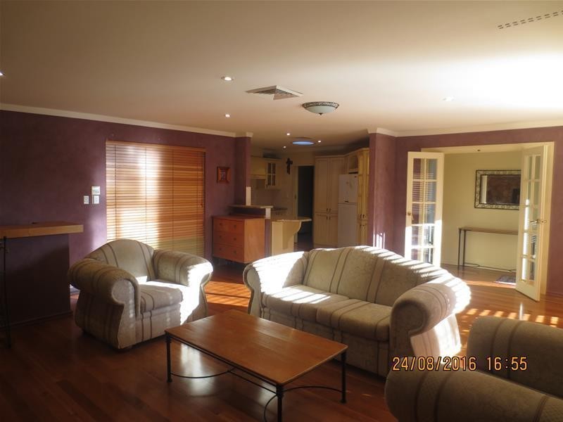 241 Camberwarra  Drive, Craigie WA 6025